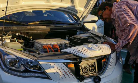 مواصفات السيارة المصرية الكهربائية الجديدة